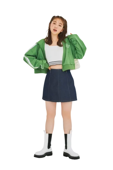 温度にあわせて羽織れる！パーカーコーデ