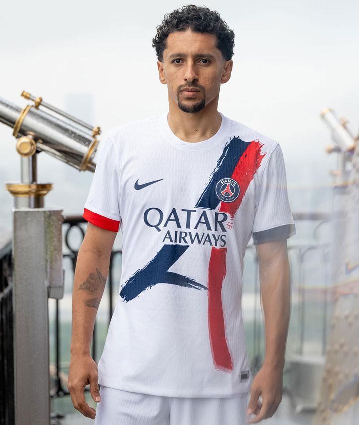 エッフェル塔が復活！PSGが新アウェイユニフォームを発表 パリ五輪イヤーに「パリの象徴」を芸術的に描く