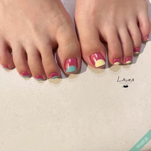 LAURA POMPONNEEが投稿したネイルデザイン [photoid:I0119384] via Itnail Design (736320)