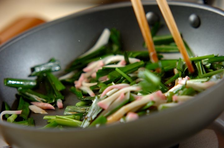 ニラカマ炒めの作り方1
