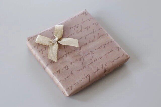 ダイソー コラージュペーパー ラッピング