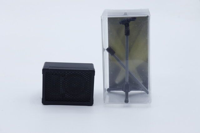 セリア ミニチュア モニタースピーカー ミニチュア スタンドマイク パッケージ