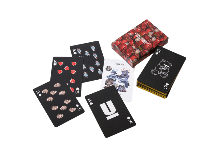 〈UNDERCOVER〉のトランプ