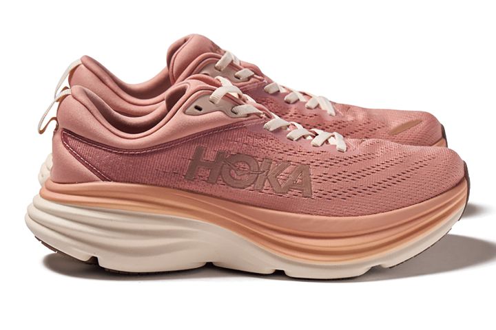 夏の足元を彩る！今すぐ欲しいカラースニーカー