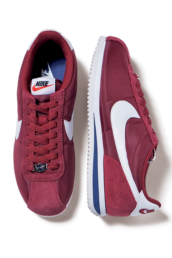 夏の足元を彩る！今すぐ欲しいカラースニーカー