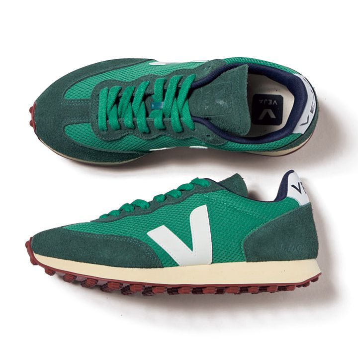 夏の足元を彩る！今すぐ欲しいカラースニーカー