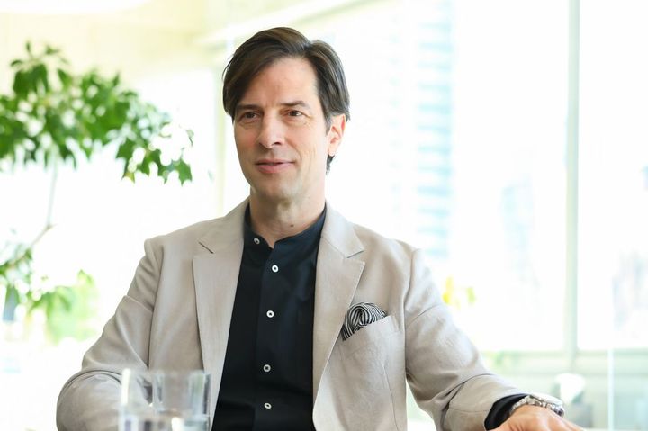 「日本はずっと金利が低かったせいで物件価格が高騰しています。そのほうが影響が大きい」とパックンさん。