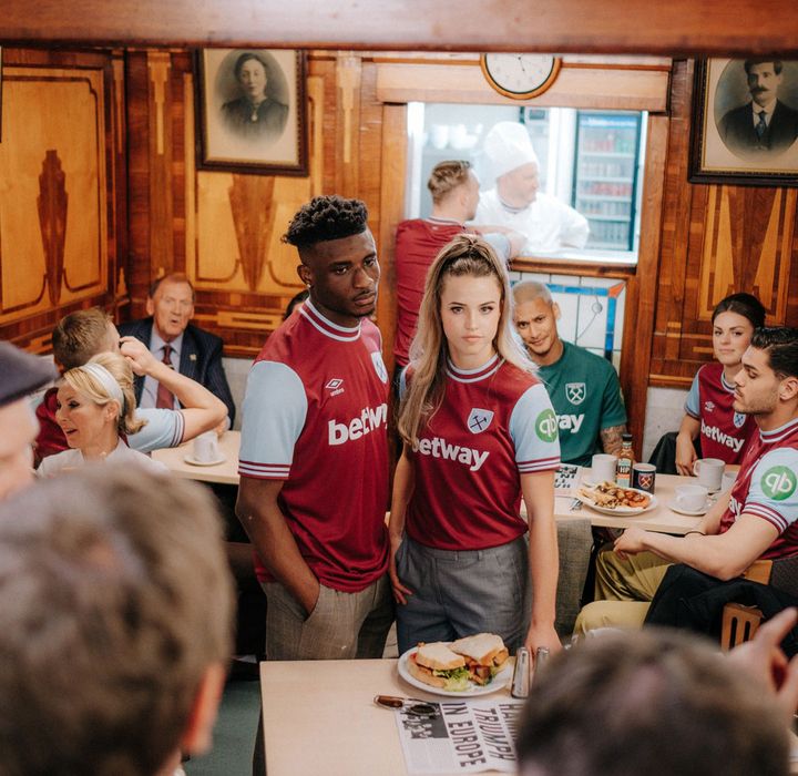 超レトロ！ウェストハムが2024-25新ユニフォームを発表 「欧州初優勝」を祝うクラシックデザイン