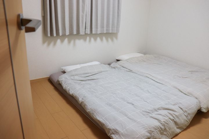 睡眠の質が上がりそう！おしゃれな人たちが持っている機能的な寝具類5選