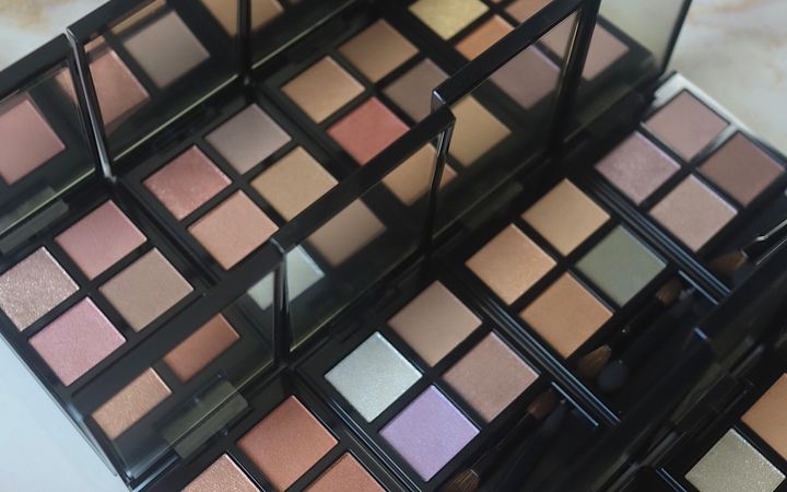 アディクションの「ザ アイシャドウ パレット ＋」を全色スウォッチ！イエベ、ブルベ別のおすすめも紹介