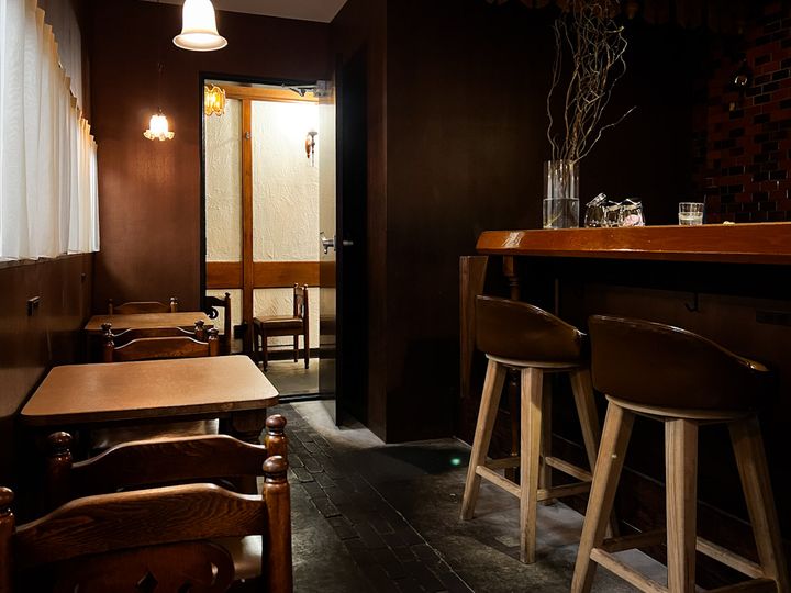 落ち着いた雰囲気の「喫茶サテラ」の内観