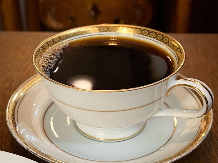 カップに入ったブレンドコーヒー「サテラブレンド」