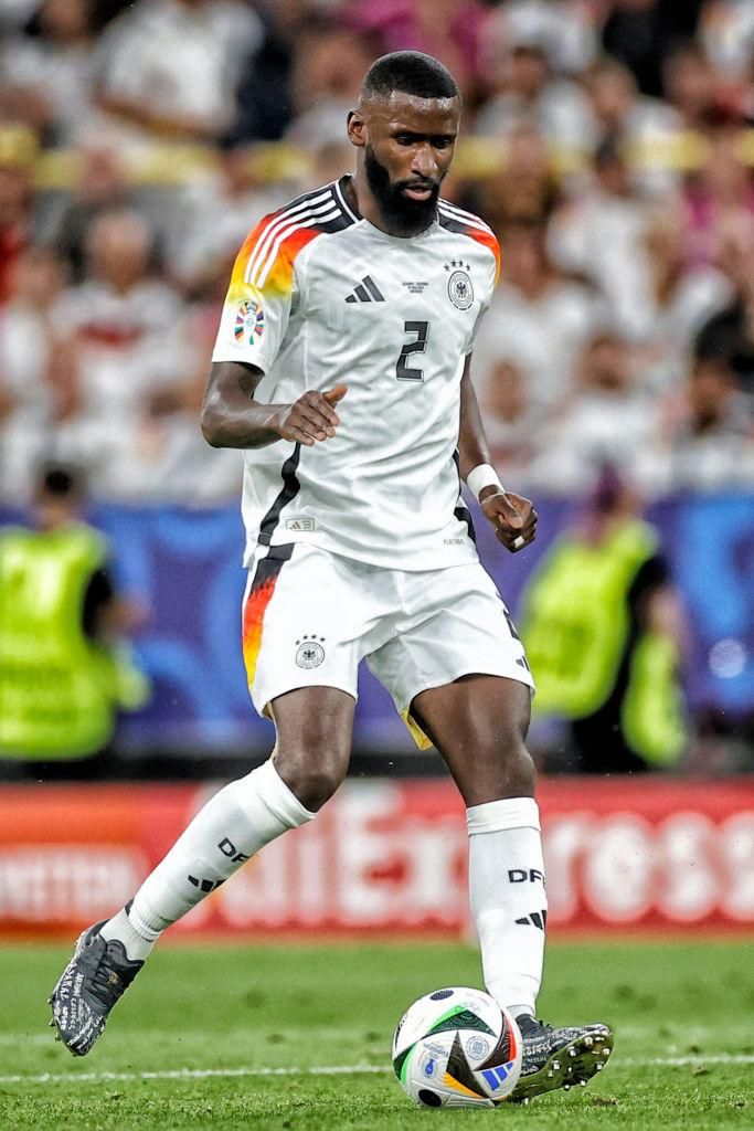 日本のミズノも！EURO2024、3大メーカー以外の「レアスパイク」を履く選手たち