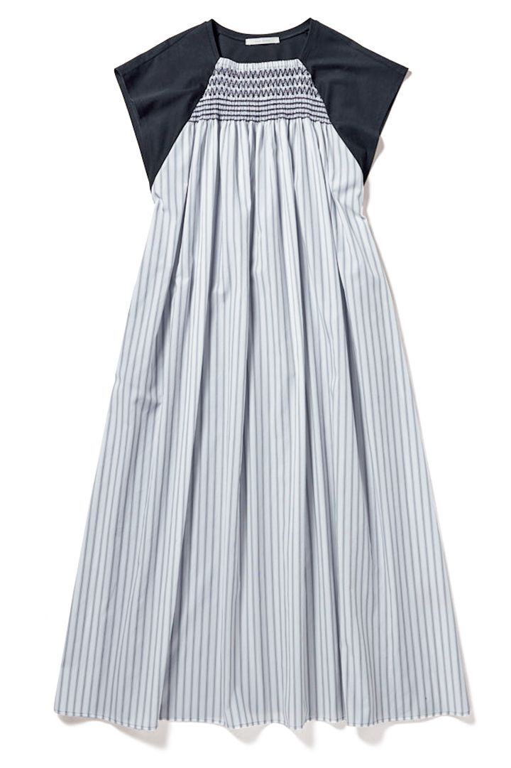 夏のマストアイテム、モノトーンワンピースと小物たち