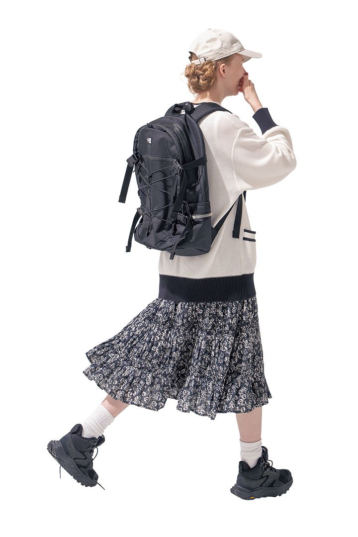 夏のマストアイテム、モノトーンワンピースと小物たち