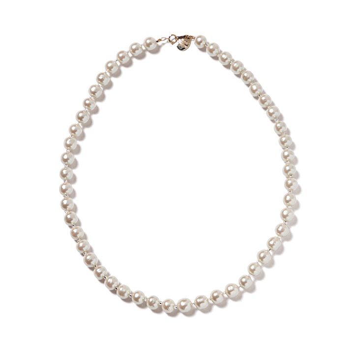 夏のマストアイテム、モノトーンワンピースと小物たち