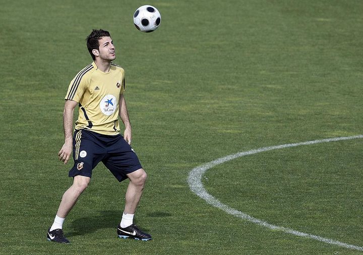 スペイン代表、歴史上「最も偉大な10名のミッドフィルダー」