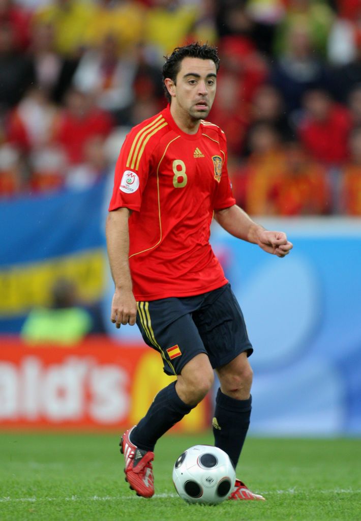 スペイン代表、歴史上「最も偉大な10名のミッドフィルダー」