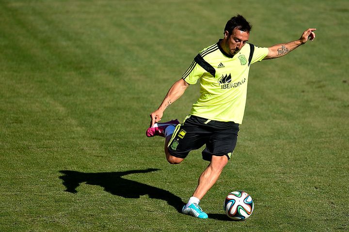 スペイン代表、歴史上「最も偉大な10名のミッドフィルダー」