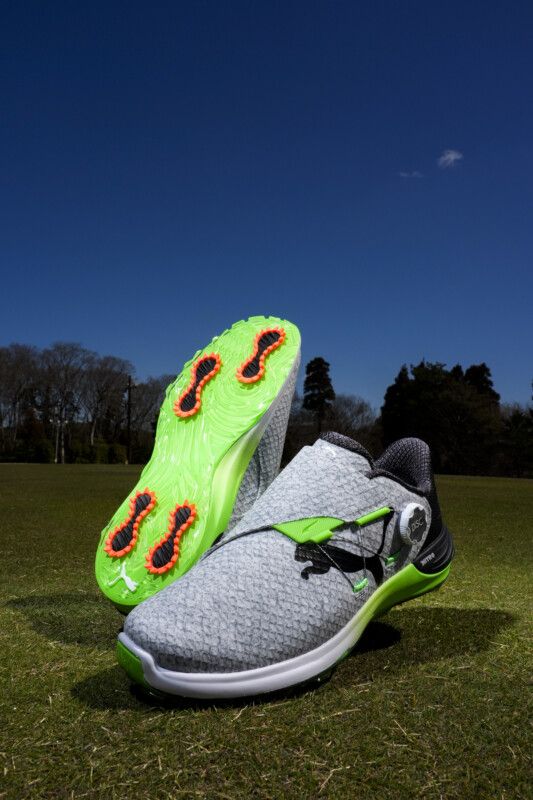 飛距離アップできるゴルフシューズ!? 鍵は“8の字型”のグリップ！