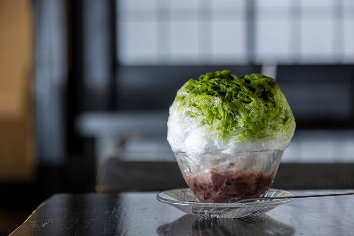 旧軽井沢銀座の歴史ある甘味処「ちもと総本店」で味わう天然氷の和風かき氷