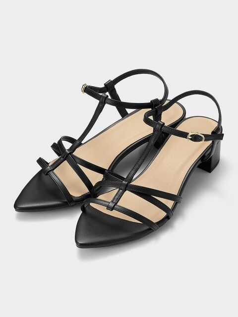 GUのナローストラップヒールサンダル