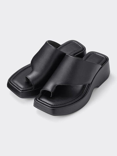 GUのサムループトングサンダル