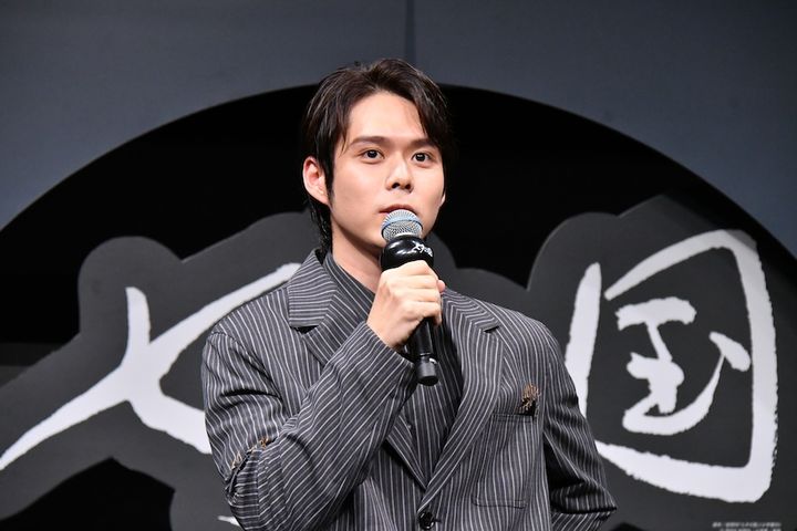 細田佳央太、山田孝之は「顔が見えない役でも…」『七夕の国』で感じた“すごさ”や撮影の裏話語る