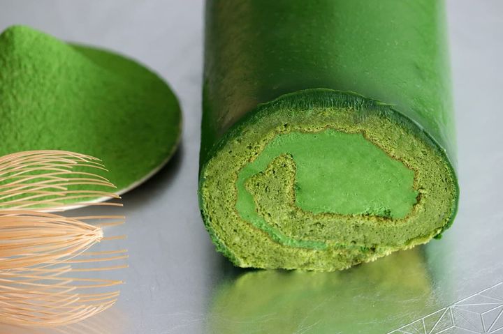 「点てる抹茶10杯分の抹茶生チョコロールケーキ」3240円