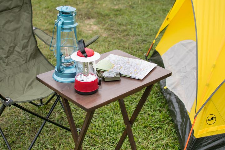 画像: 家族キャンプの夜、テント越しに【動物の鼻息】が聞こえ、ゾッ！ → 翌朝、テントの外に衝撃の光景が！