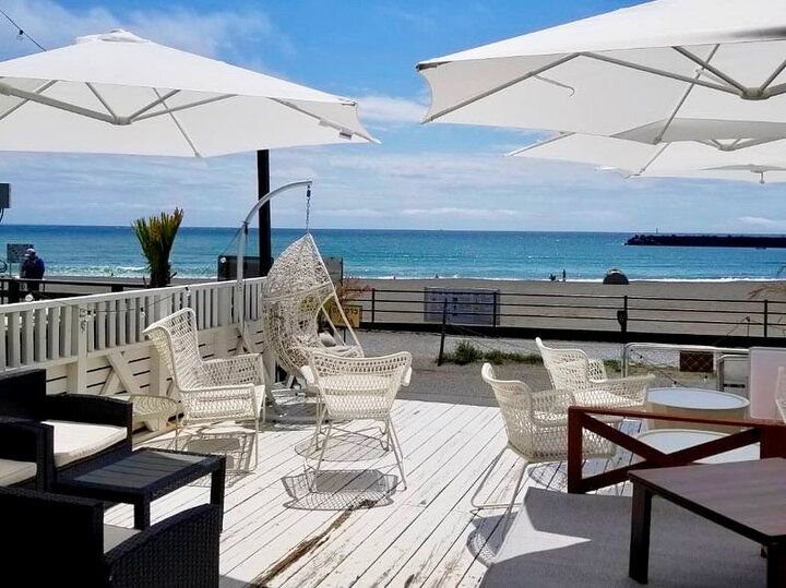 潮風浴びるテラスでのんびり夏時間♪ 茅ヶ崎・サザンビーチ沿いのカフェ「WAVE」