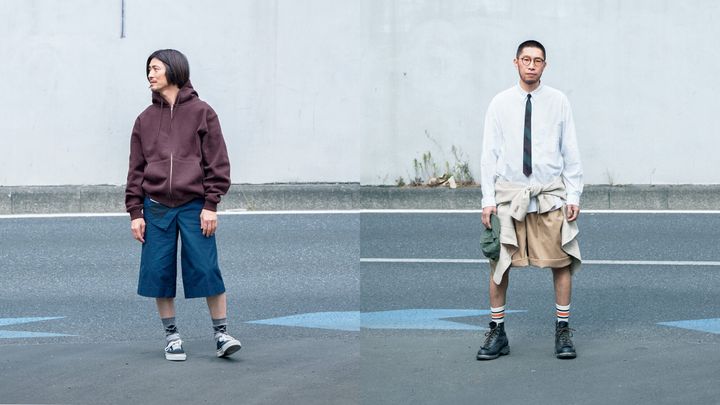 〈ベースメント ギア〉のパーカ、〈（ボッテガ・ヴェネタ〉のパンツ、〈ヴァンズ〉のスニーカー、〈メゾン マルジェラ〉のパンツ