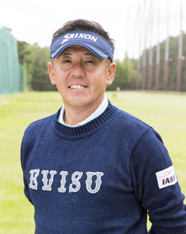 体が硬い人でも捻転できる簡単テク！「息を“フー”と…」シニアプロが解説