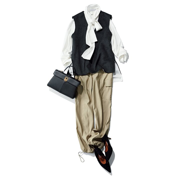 ベージュ パラシュートパンツ