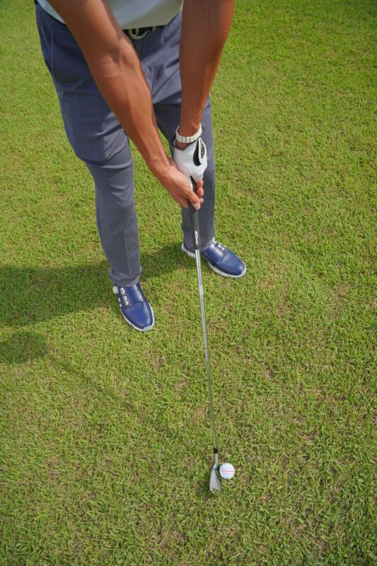 アイアンで弾道を自由自在に操作するコツ！男子プロがレッスン