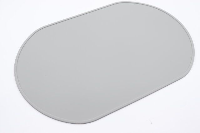 ダイソー シリコーンランチョンマット（楕円、39.5cm×26.5cm）