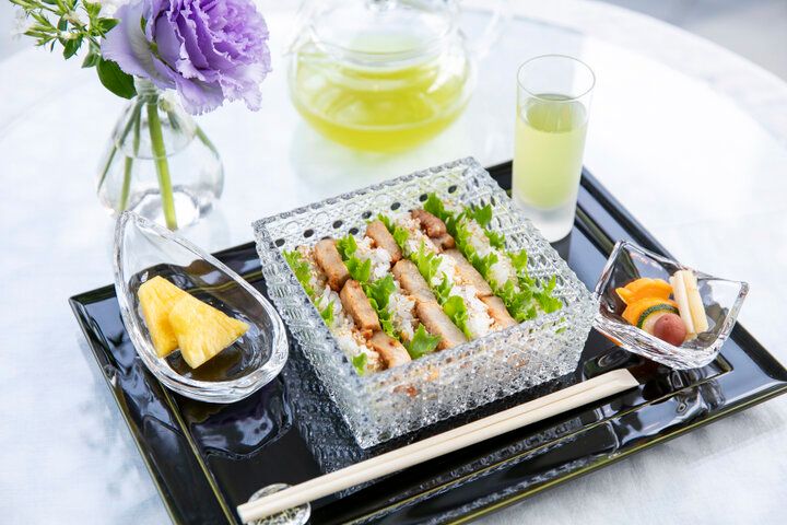 ミュシャ展も開催♪ 緑に囲まれた美術館&カフェを訪れる、小さな旅へ。「茅ヶ崎市美術館」