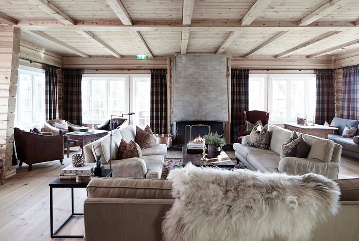 洗練されたインテリアとバイキングの歴史を感じさせるアンティークやファブリック。