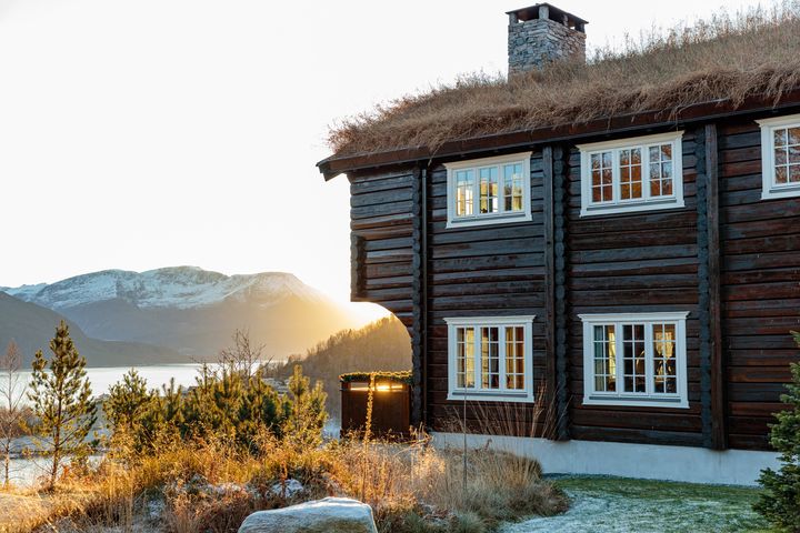 ラフテフィッテと呼ばれるノルウェーの伝統的な丸太小屋スタイル。