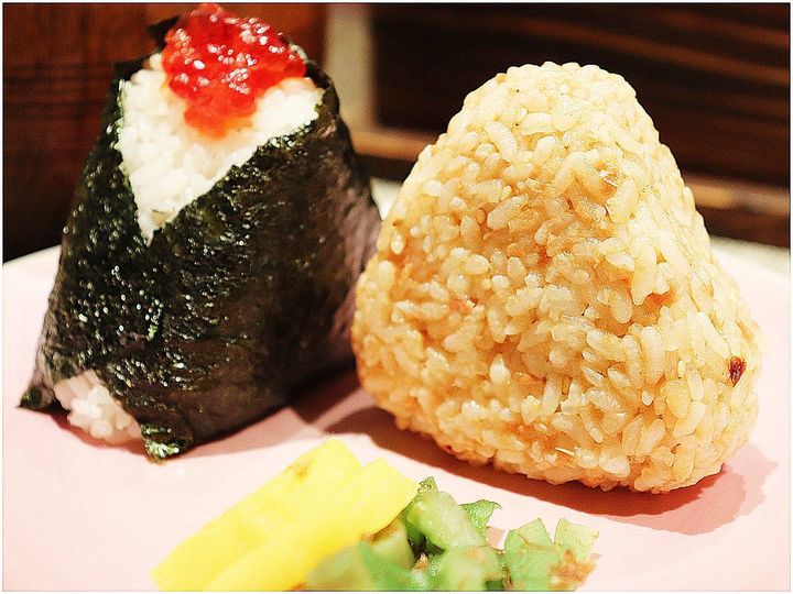 左から「高級すじこ」350円、「天白のおかか」210円