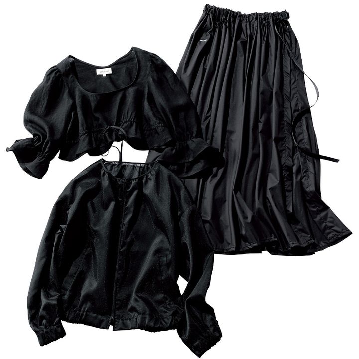 ハイクの黒スカートとアーキタイプの黒フリルブラウスとルーニィの黒シアーブルゾン