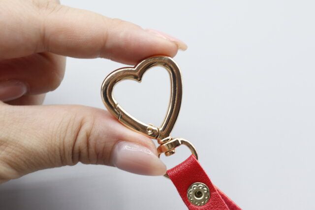 セリア カチューシャストラップ 金具