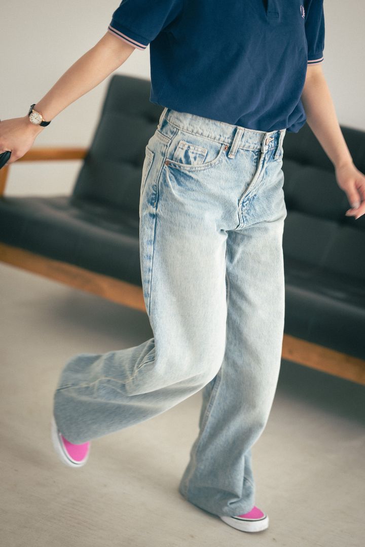 ポロシャツ×ワイドデニムコーデ。こなれるコツは“差し色”です！【FUDGE FRIEND おしゃれさんの毎日コーディネート vol.393｜大島花菜】