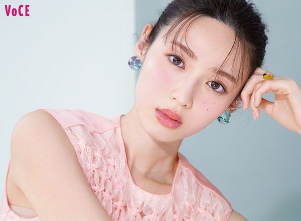 白石聖さん／ケイト ポッピングシルエットシャドウ BE-1 使用