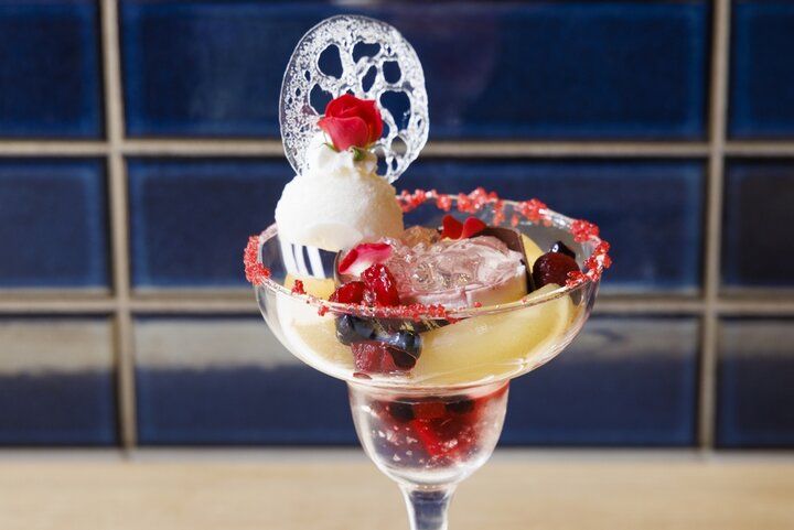 深夜まで楽しめる美しいグラスパフェ♪「夜パフェVIGO 下北沢店」