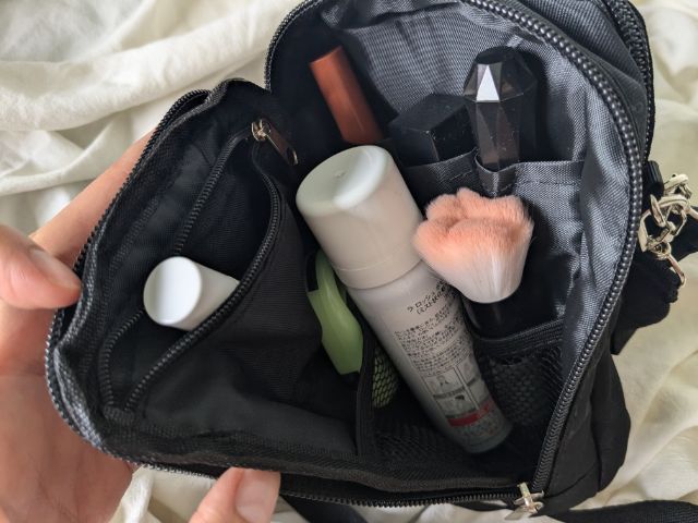 ショルダーバッグの中