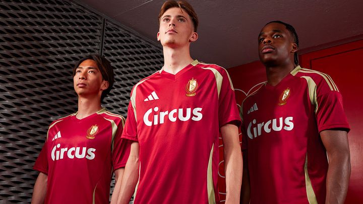 川辺駿がモデルで登場！スタンダールが2024-25新ユニフォームを発表 「真紅×金」の美しきコンビネーション