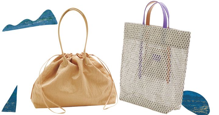 メアリーオルターナのベージュの巾着型ナイロンバッグと縦型のメッシュトートバッグ