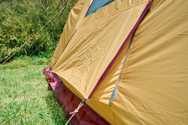 「昭和レトロ」なテントが超人気！機能面は超最新鋭なギアを徹底解説！