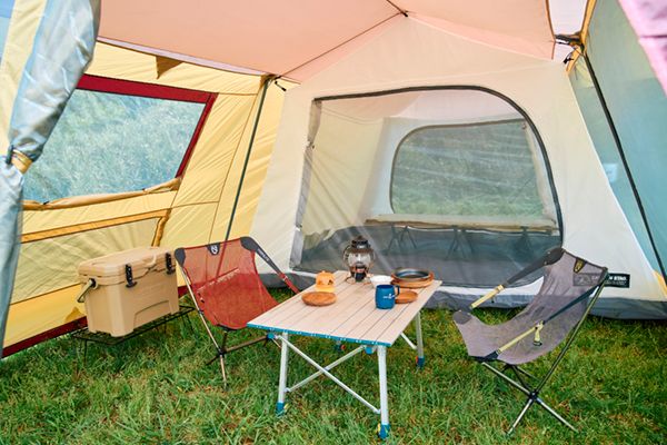 「昭和レトロ」なテントが超人気！機能面は超最新鋭なギアを徹底解説！